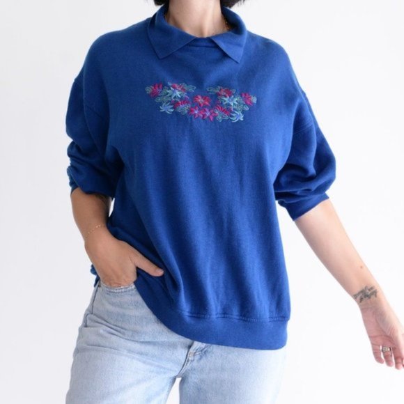 Vintage Essentials Needs  Blue Floral Design Grandmacore Long Sleeve Sweater - Picture 3 of 10